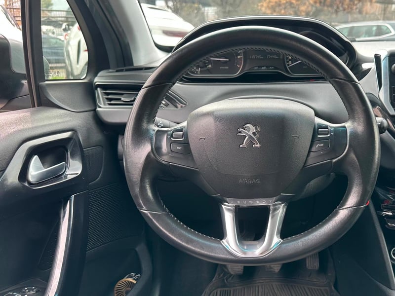 Peugeot 208 2019 - Imagen 12 de 19