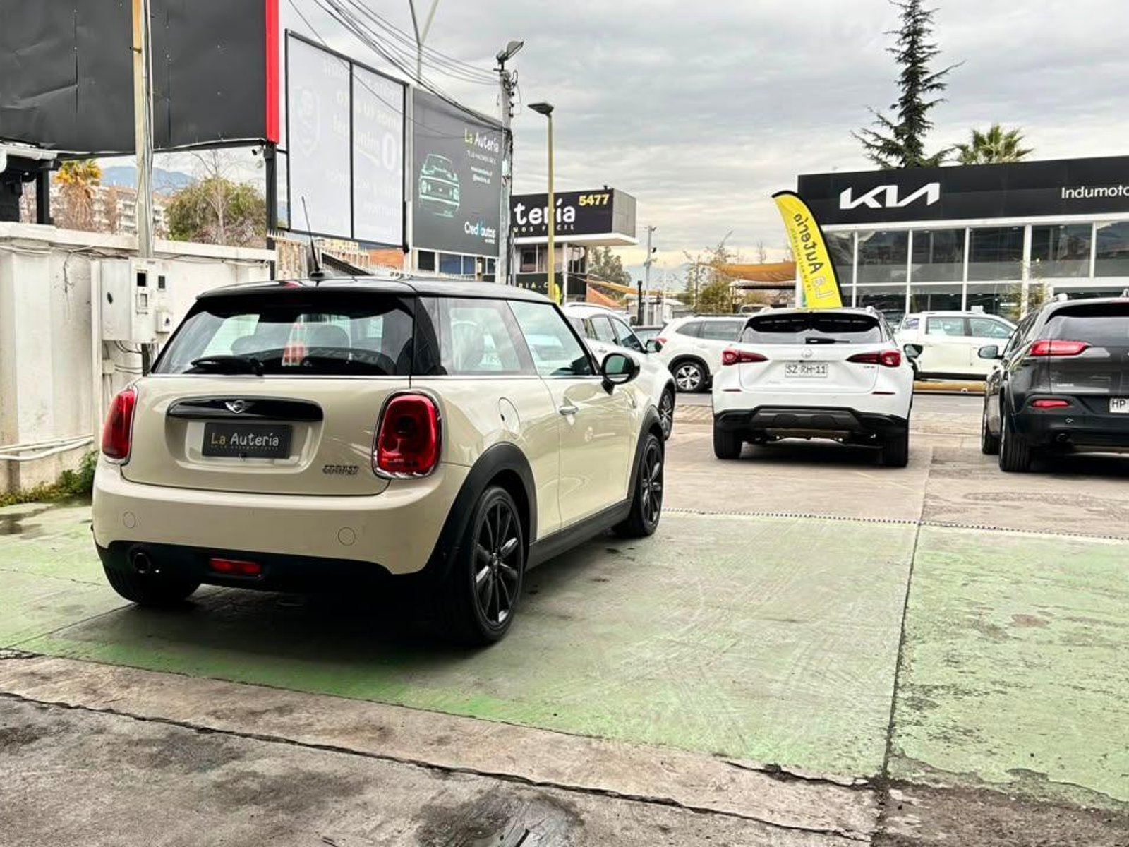 Mini F56 Cooper 2016 - Foto 3 de 20