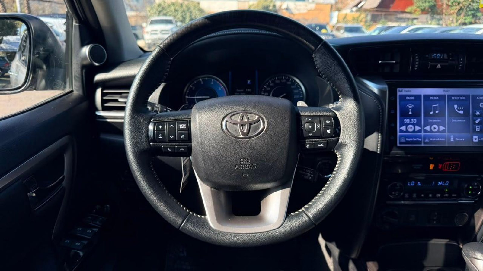 Toyota NEW FORTUNER SRX TDI 4X4 2.8 AUT 2022 - Imagen 8 de 20