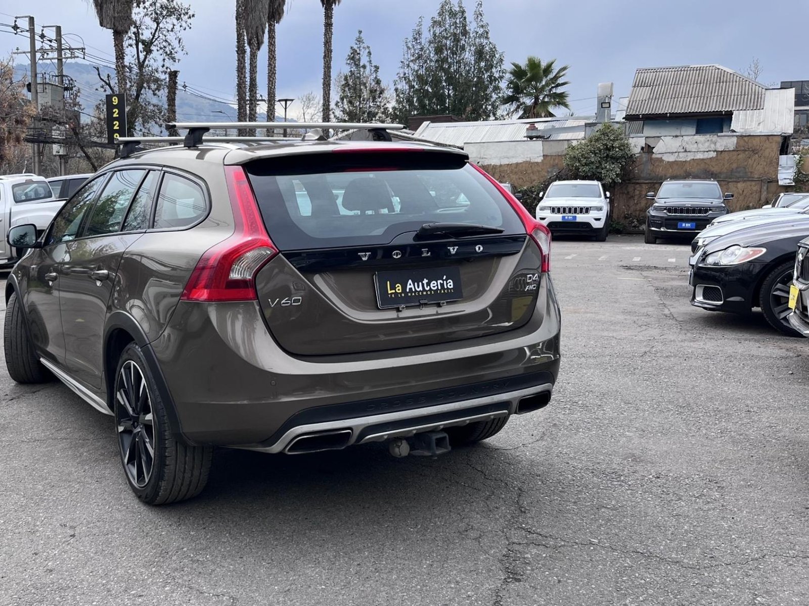 Volvo V60CC D4 LTD AWD 2.4 AUT 2016 - Foto 3 de 19