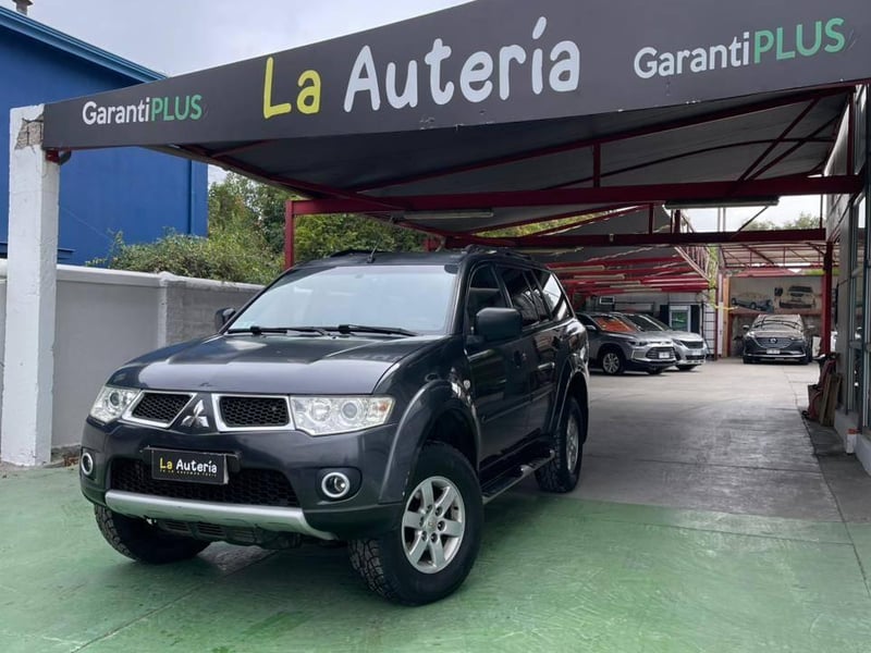 Mitsubishi Montero Sport 2013