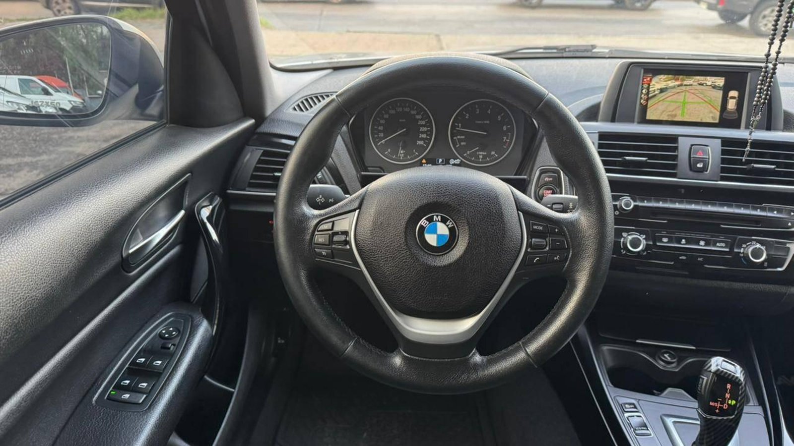 BMW 120i 2017 - Imagen 12 de 20