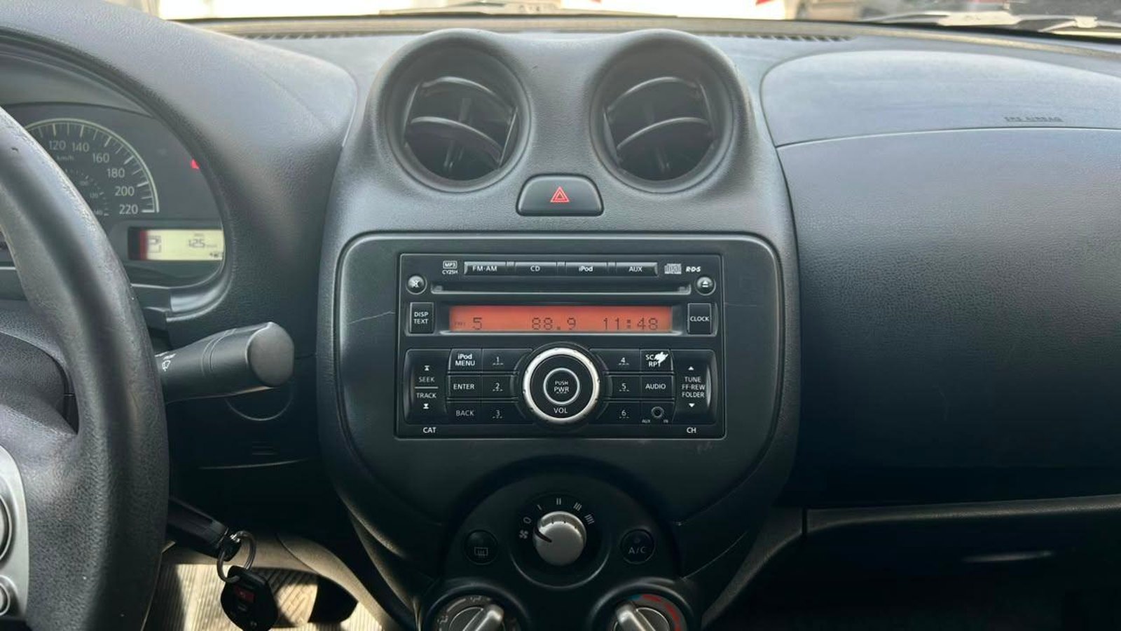 Nissan Versa 2013 - Imagen 10 de 20