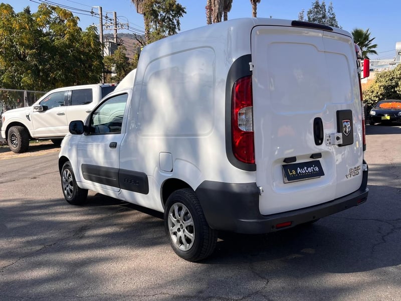 RAM VAN 700 2021 - Imagen 3 de 12