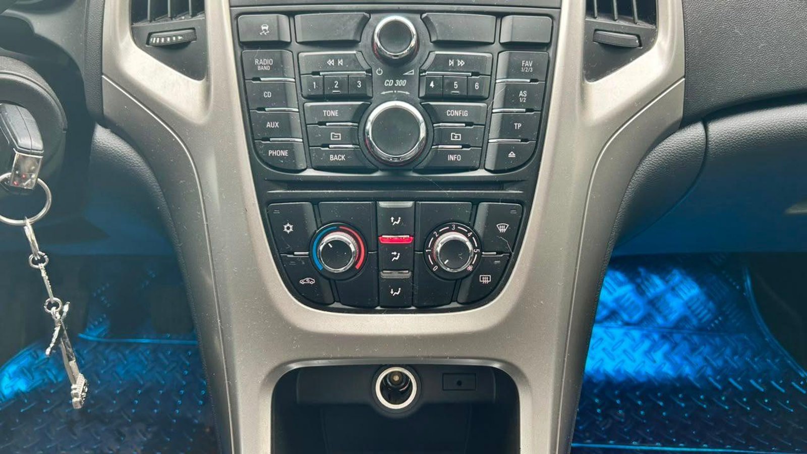 Opel Astra 2013 - Imagen 13 de 19