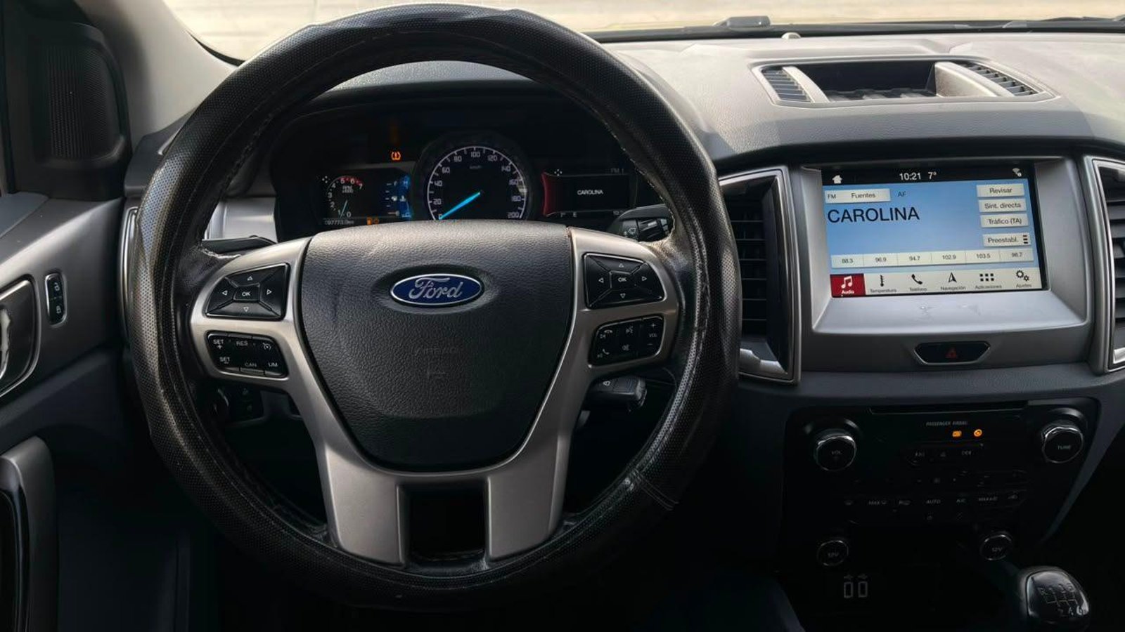 Ford RANGER DCAB LTD 4X4 3.2 2020 - Imagen 8 de 14