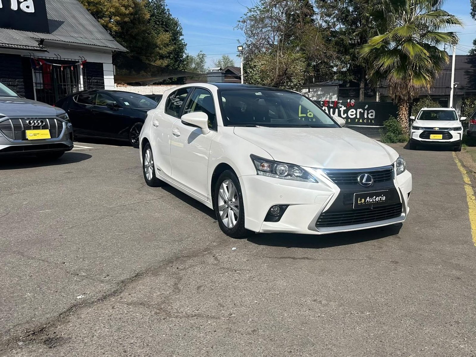 Lexus CT200H 2018 - Foto 2 de 20