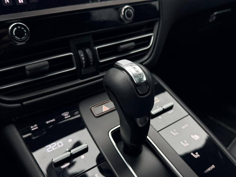 Porsche MACAN 2023 - Imagen 18 de 20