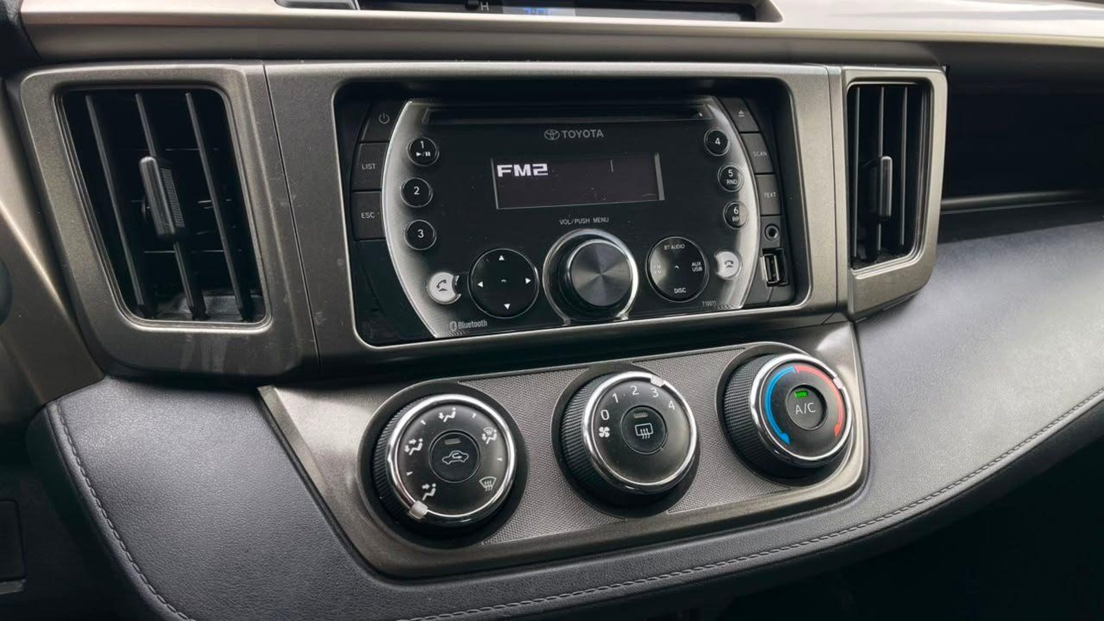 Toyota RAV4 2015 - Imagen 16 de 18
