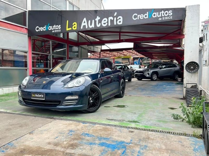 Porsche Panamera 4S 2012