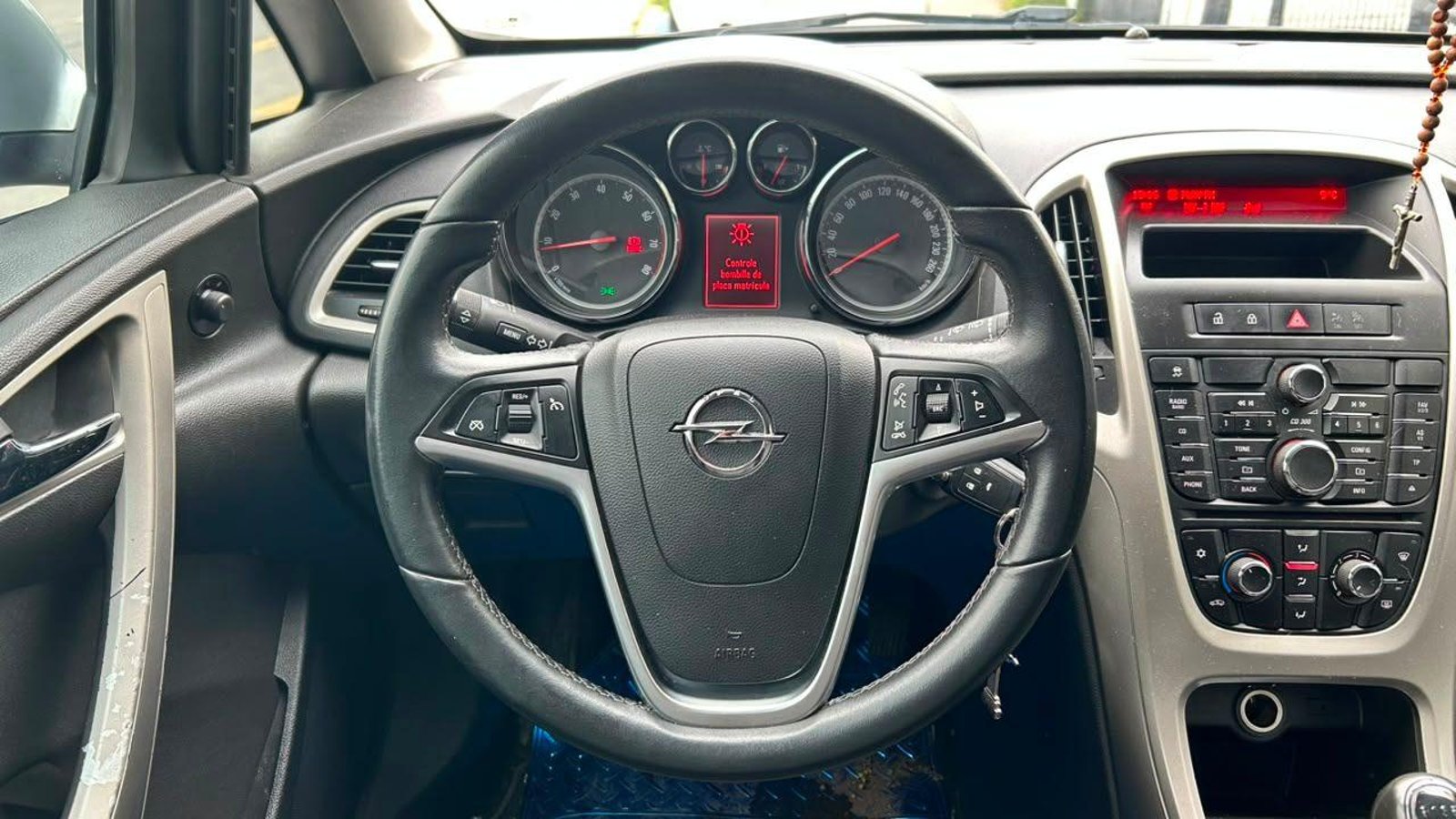 Opel Astra 2013 - Imagen 8 de 19