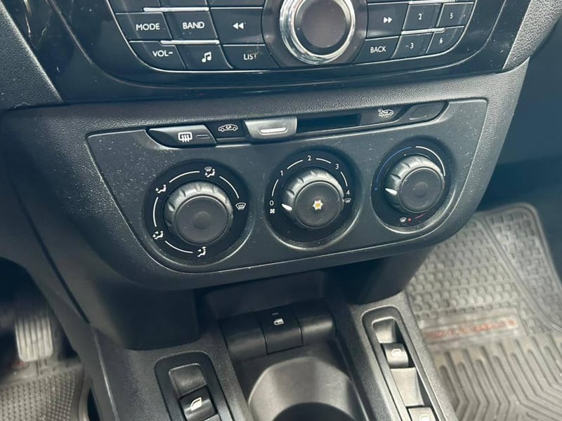 Peugeot 301 VTI 2018 - Imagen 13 de 18
