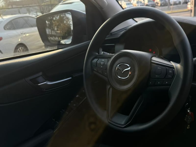 Mazda BT 50 4WD 3.0 2026 - Imagen 12 de 20