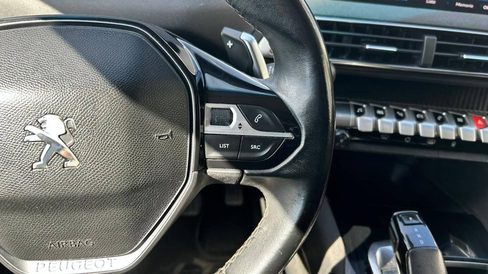 Peugeot 3008 2018 - Imagen 19 de 20