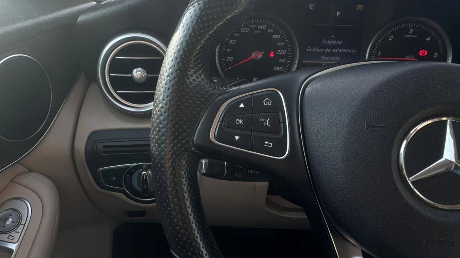 MERCEDES BENZ GLC 220d 2016 - Imagen 13 de 20