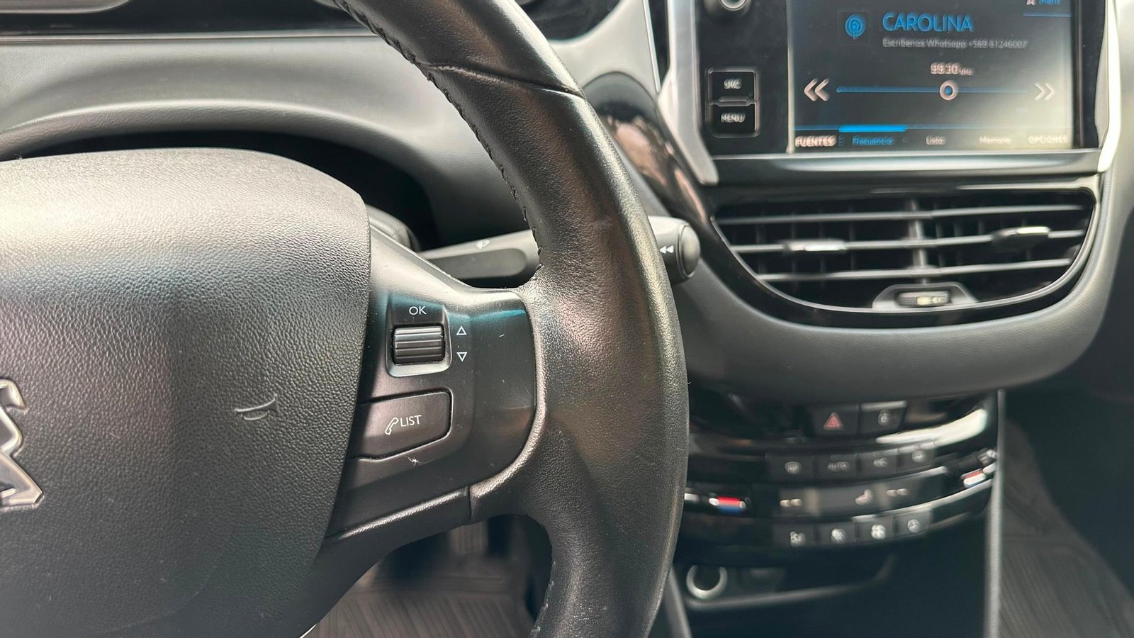 Peugeot 208 PURE TECH HB 1.2 2019 - Imagen 11 de 19