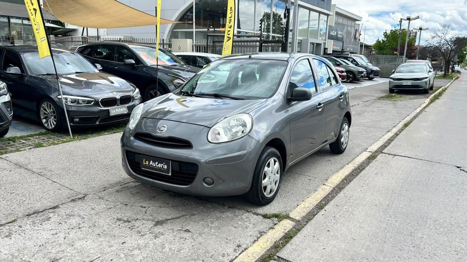 Nissan March 2017