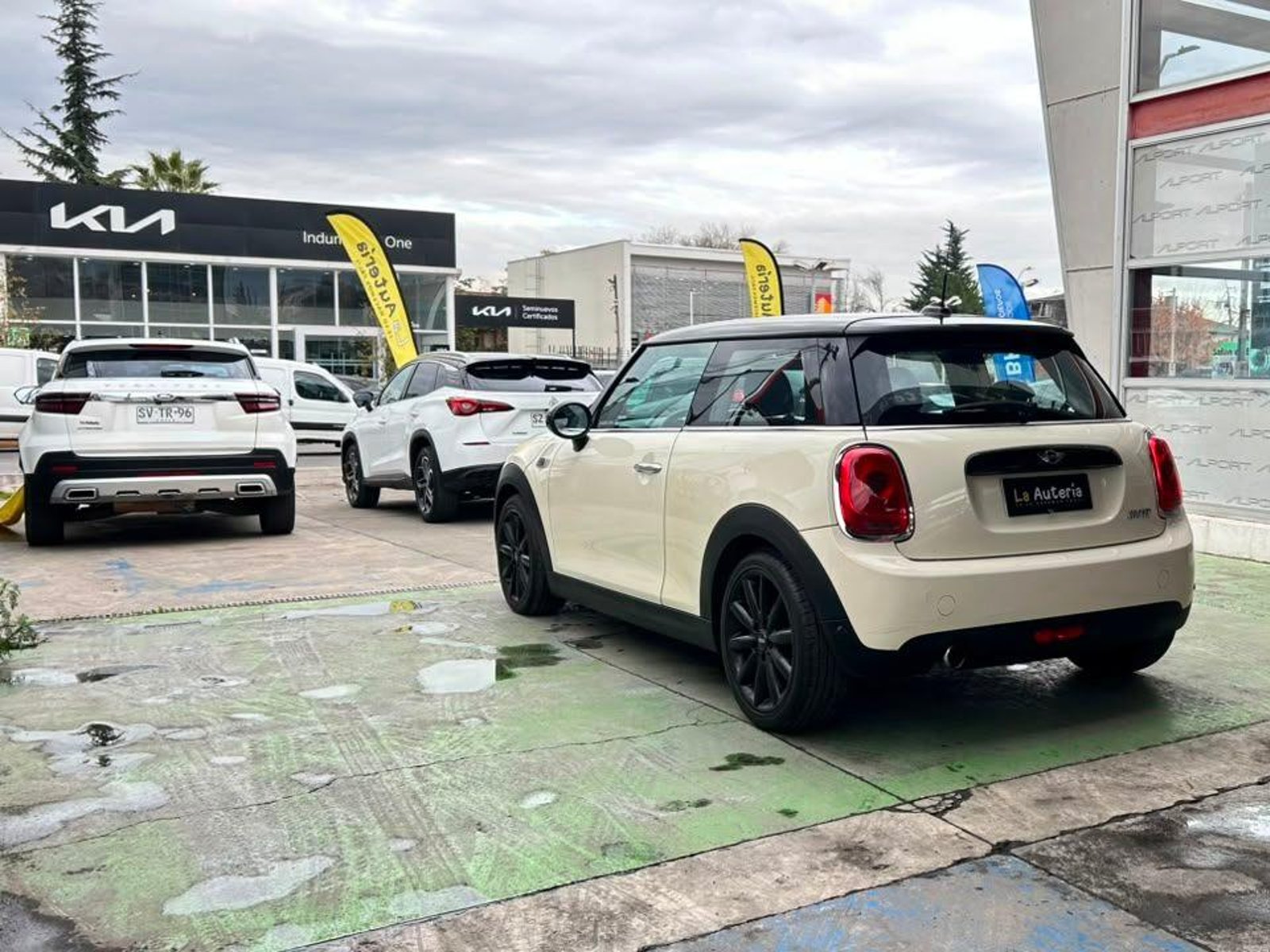 Mini F56 Cooper 2016 - Foto 4 de 20