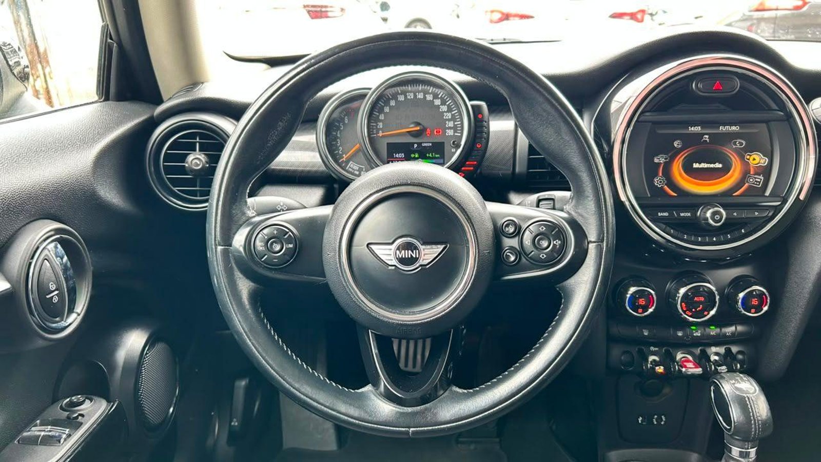 MINI F56 Cooper 2016 - Imagen 10 de 20
