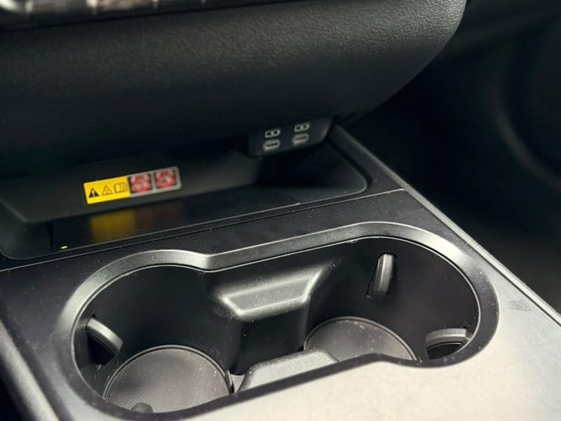 Lexus UX250H HATCH BACK 2.0 AUT 2023 - Imagen 14 de 20