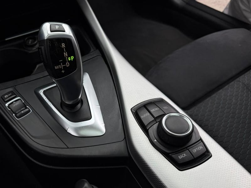BMW 120i 2017 - Imagen 18 de 20
