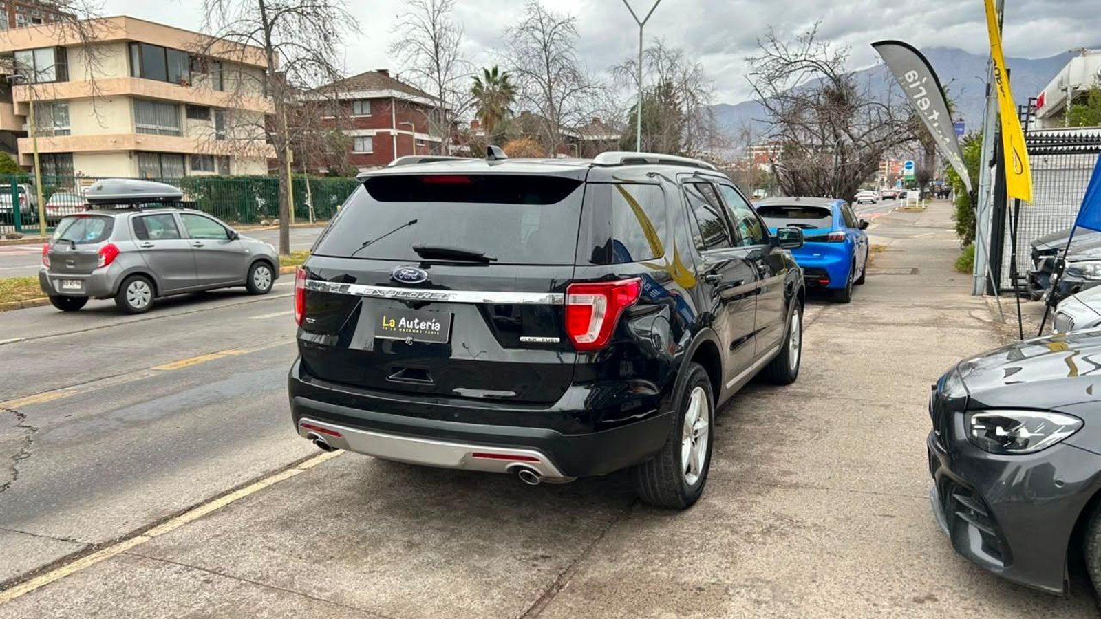 Ford Explorer 2016 - Foto 3 de 20