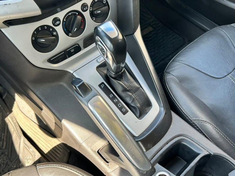 Ford NEW FOCUS 2013 - Imagen 14 de 20