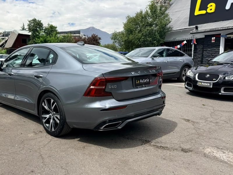 Volvo S60 2021 - Imagen 3 de 20
