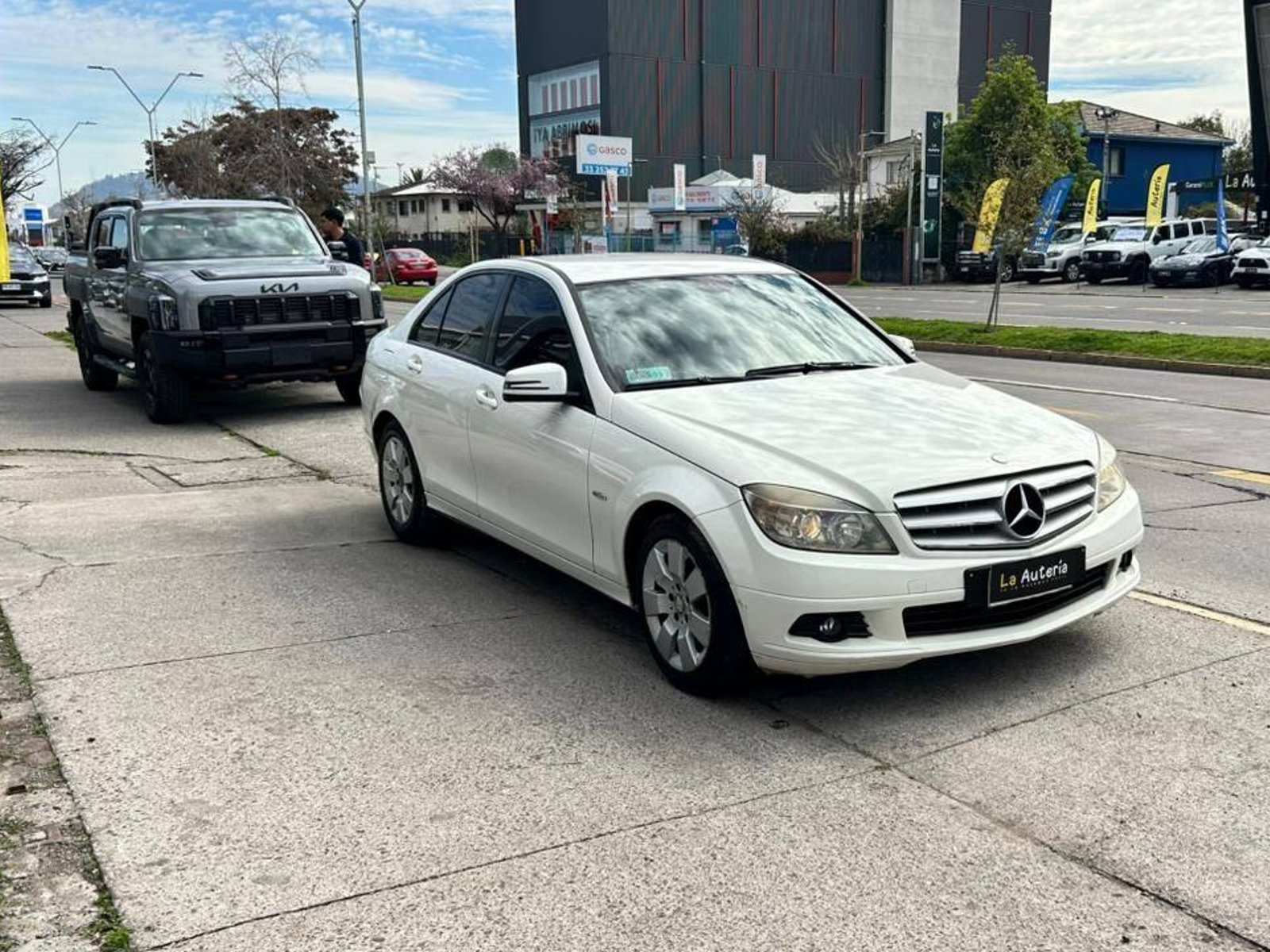 Mercedes-Benz C180 2011 - Foto 2 de 20
