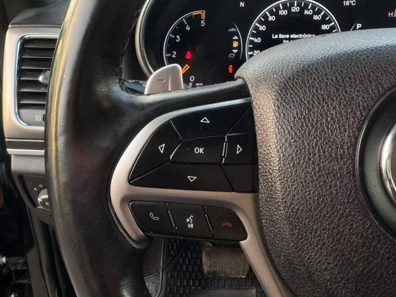 Jeep GRAND CHEROKEE 2019 - Imagen 16 de 20