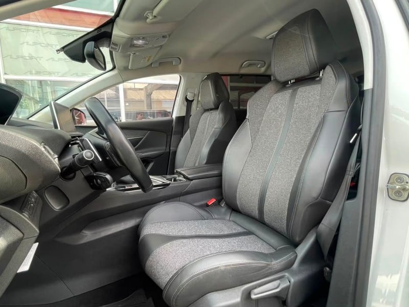 Peugeot 5008 2021 - Imagen 14 de 17