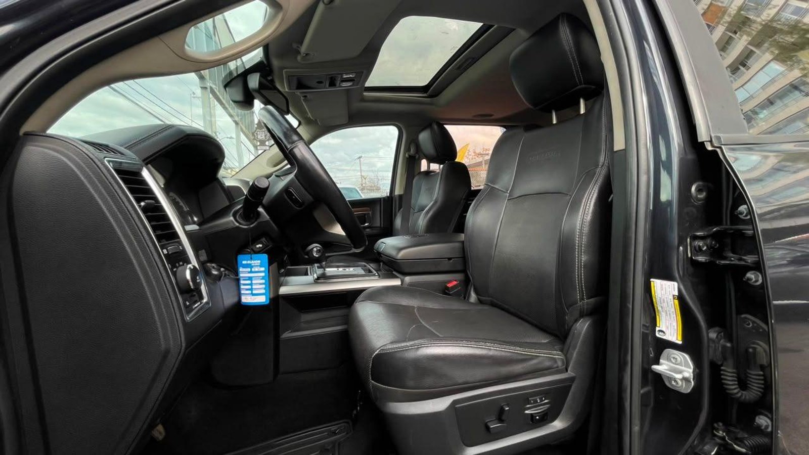 Dodge RAM 1500 LARAMIE 2017 - Imagen 5 de 16