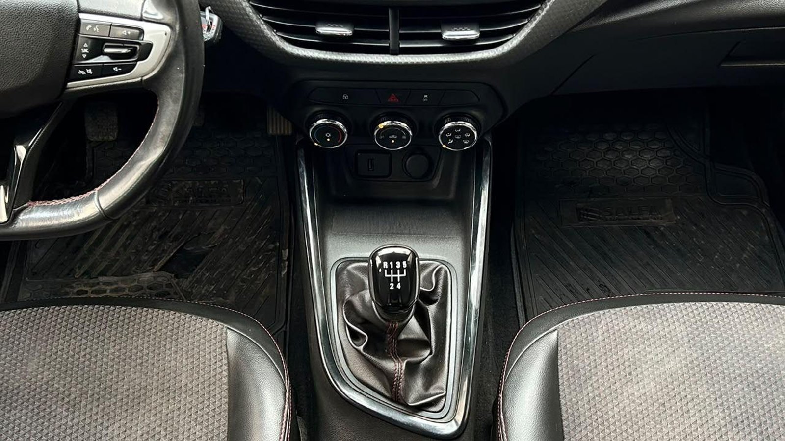 Chevrolet ONIX RS 2021 - Imagen 12 de 20