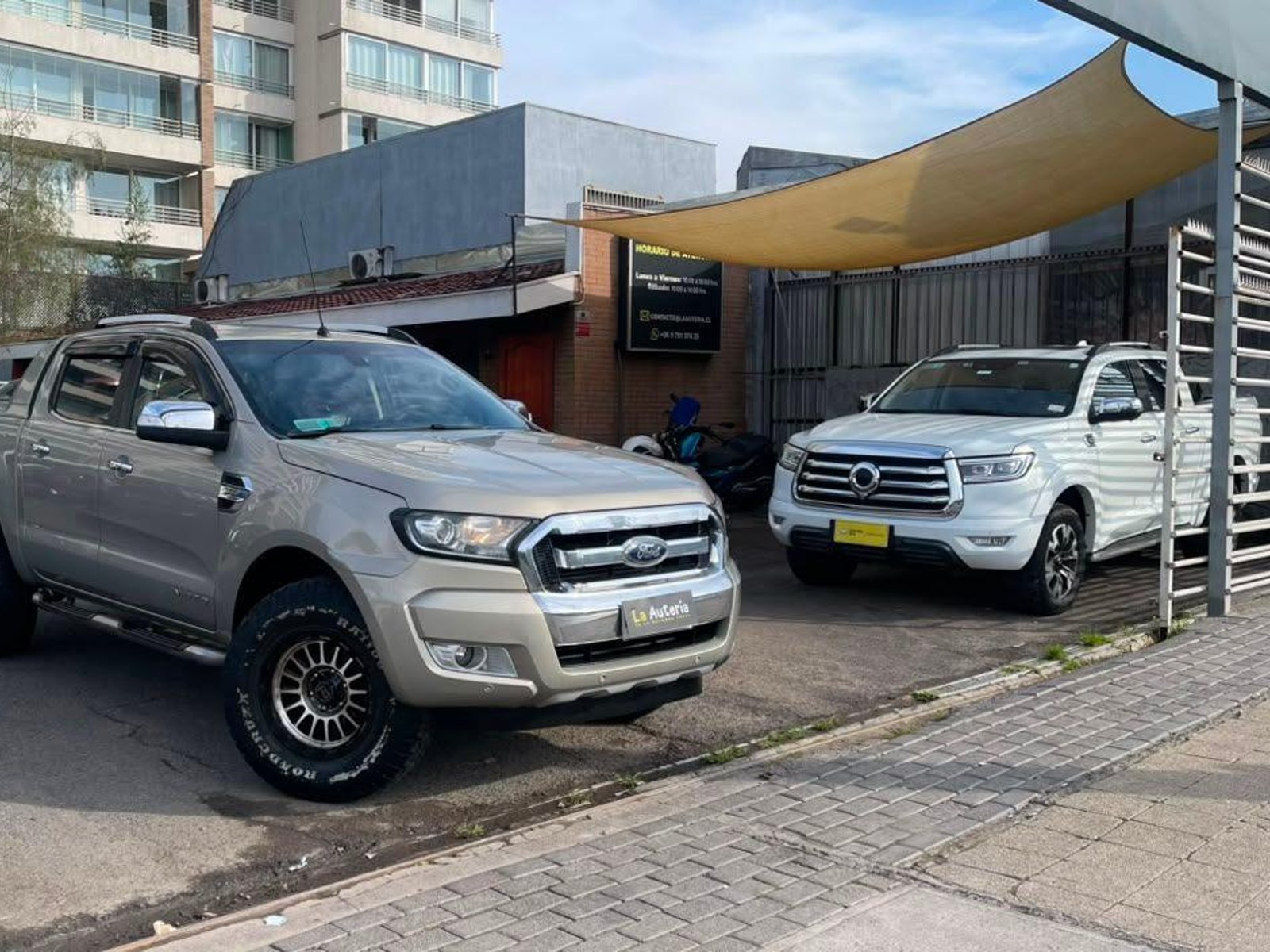 Ford RANGER DCAB LTD 4X4 3.2 2020 - Foto 2 de 14