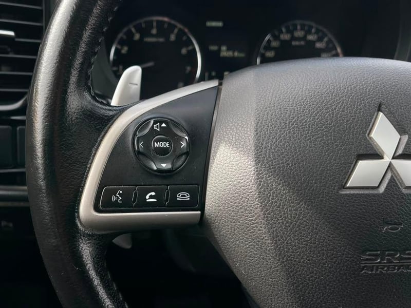 Mitsubishi OUTLANDER 2014 - Imagen 11 de 18