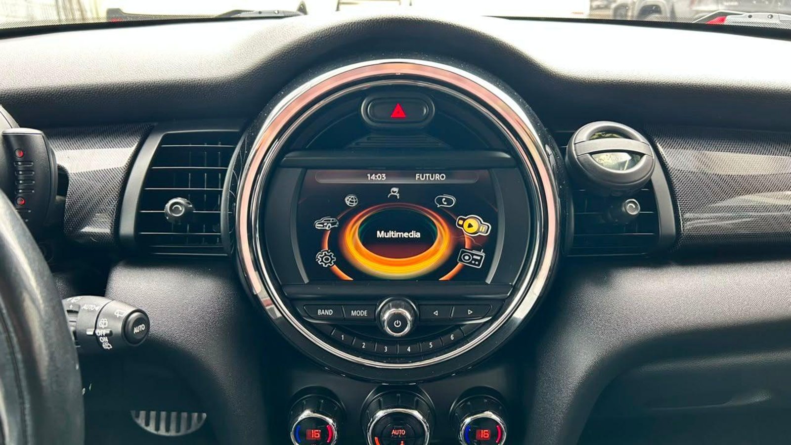 MINI F56 Cooper 2016 - Imagen 14 de 20
