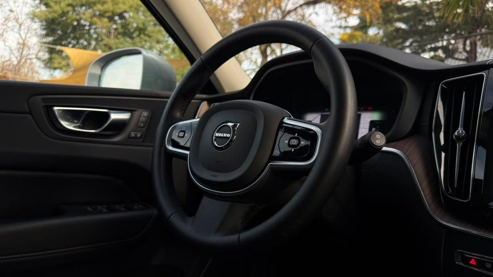VOLVO XC60 2023 - Imagen 12 de 20