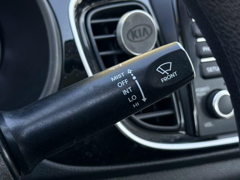 Kia SOLUTO 2025 - Imagen 18 de 18