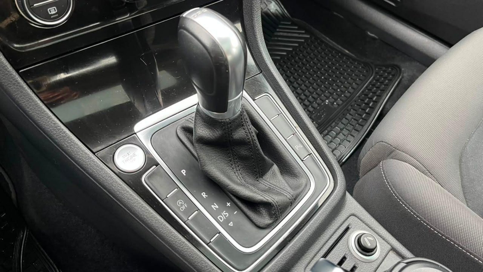 Volkswagen GOLF 2016 - Imagen 8 de 17