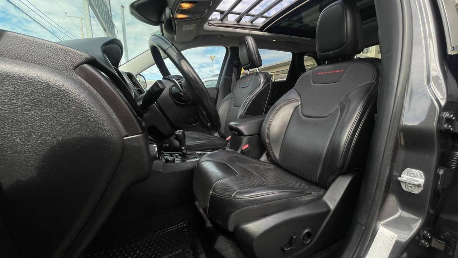 Jeep CHEROKEE TRAILHAWK 4X4 3.2 AUT 2019 - Imagen 5 de 18