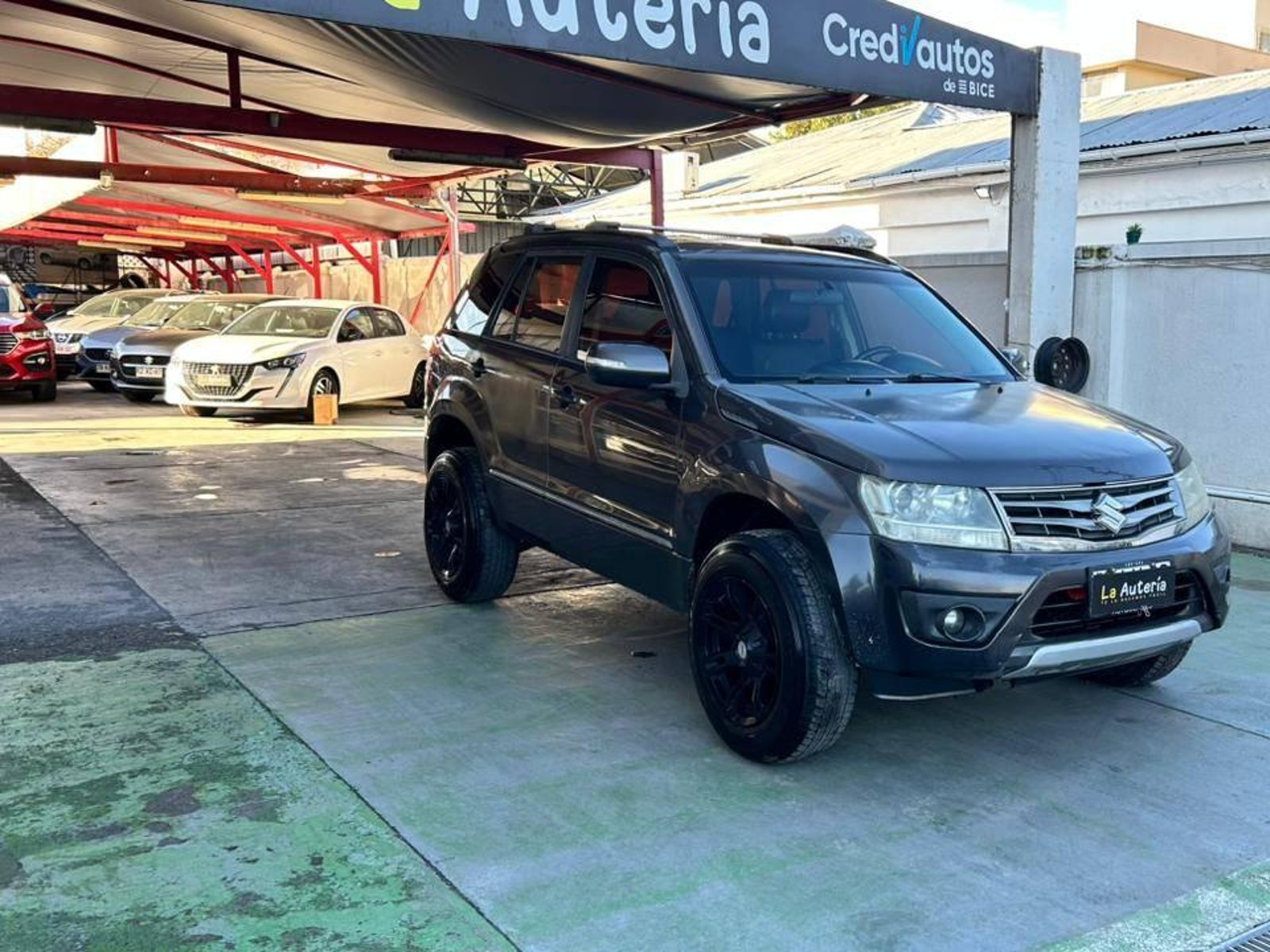 Suzuki GRAND NOMADE 2017 - Foto 2 de 20