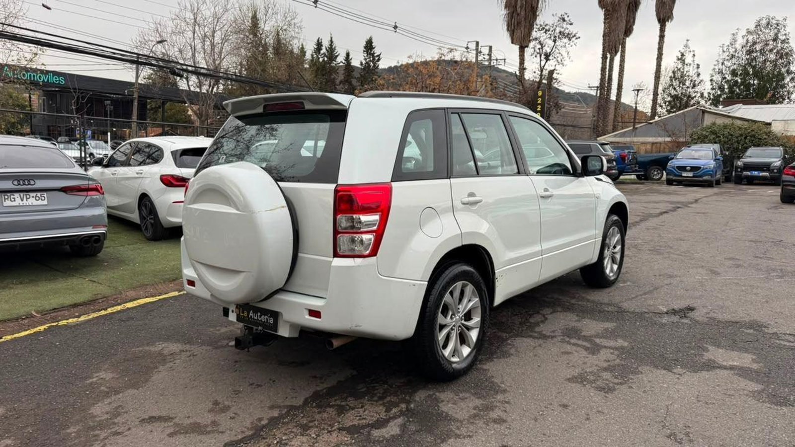 Suzuki GRAND NOMADE 2015 - Imagen 3 de 18