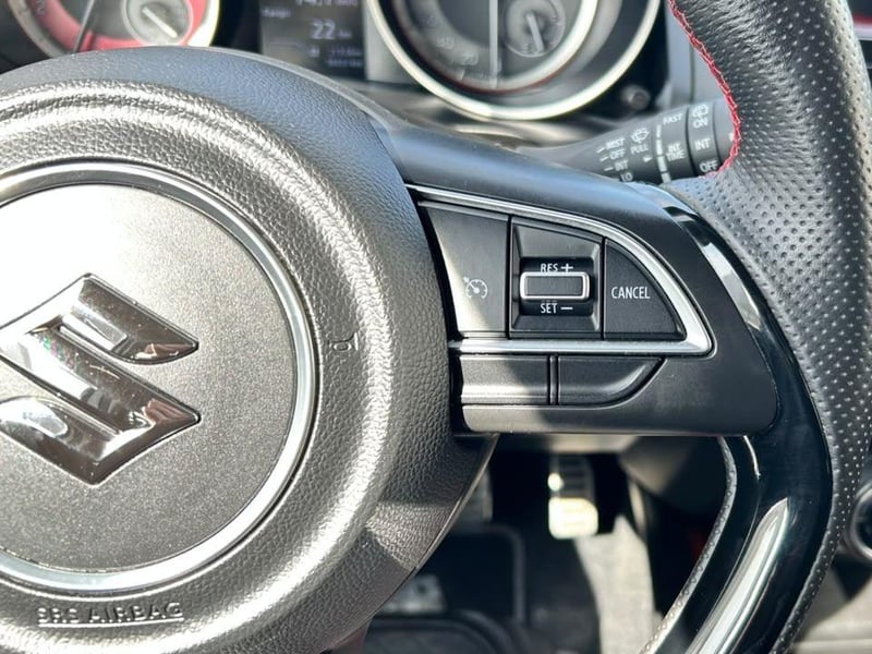 Suzuki SWIFT 2023 - Imagen 19 de 20