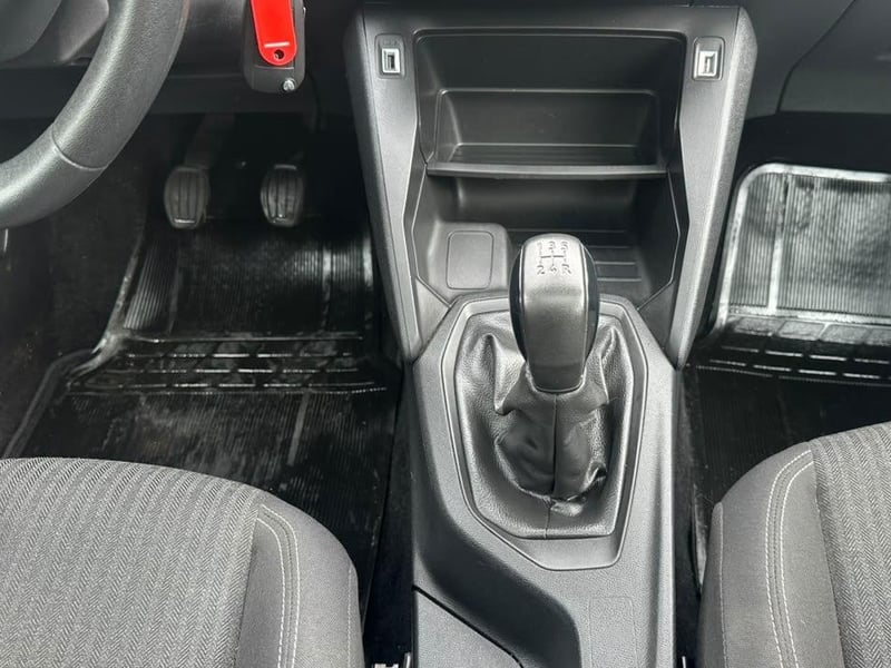 Peugeot 208 2023 - Imagen 8 de 20