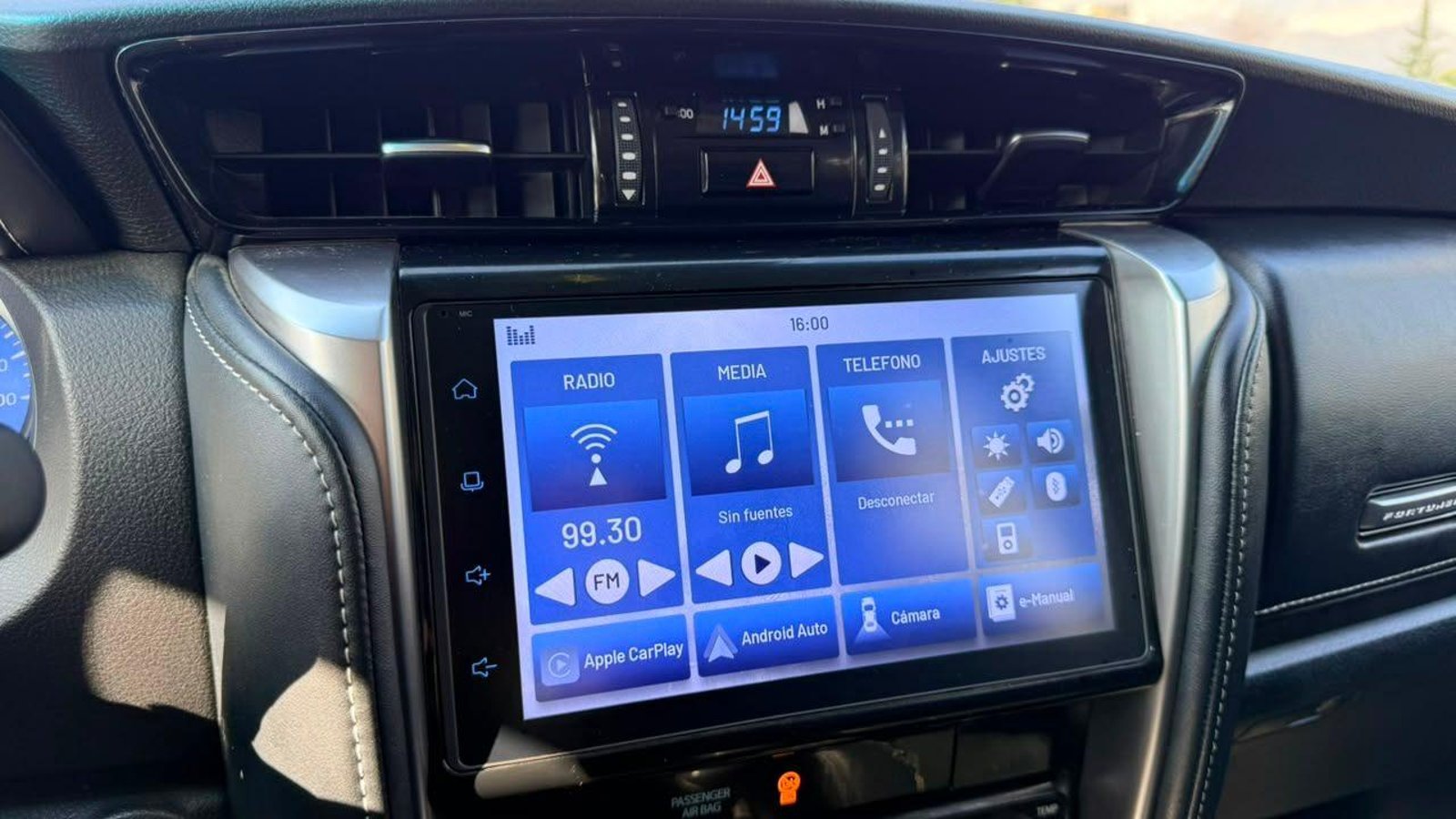 Toyota NEW FORTUNER SRX TDI 4X4 2.8 AUT 2022 - Imagen 11 de 20