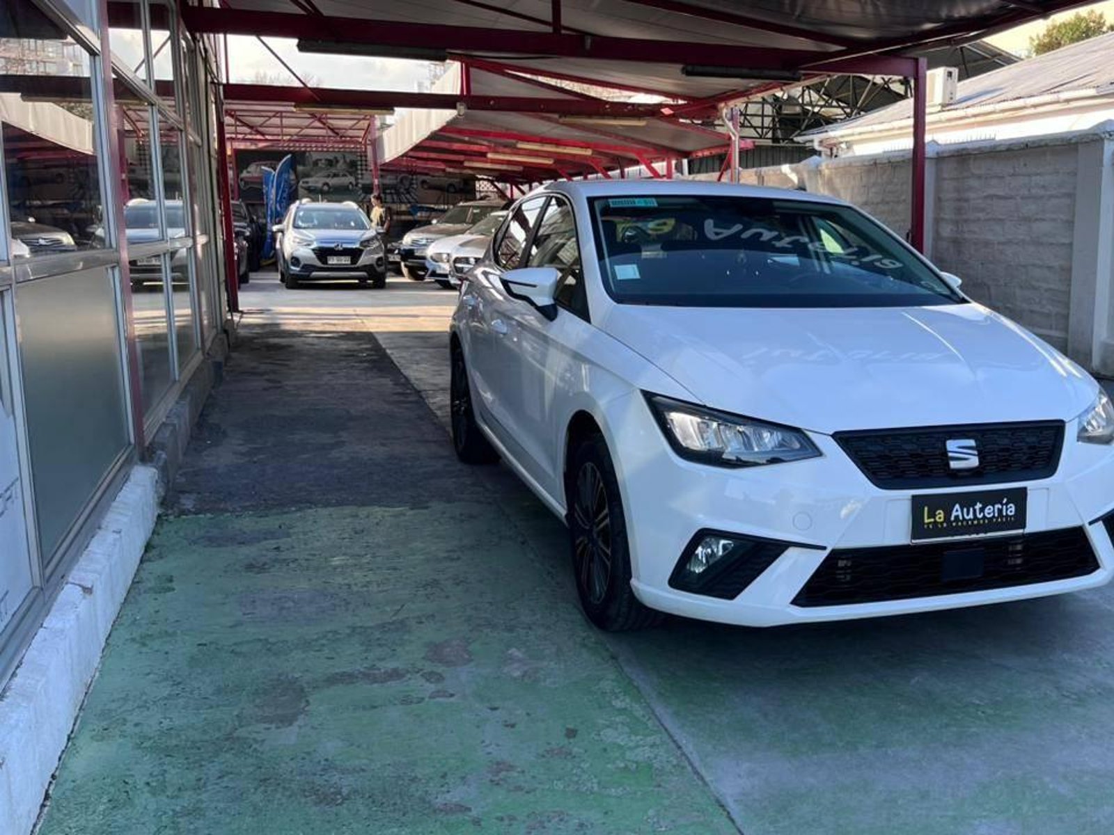 SEAT IBIZA 2023 - Foto 2 de 16