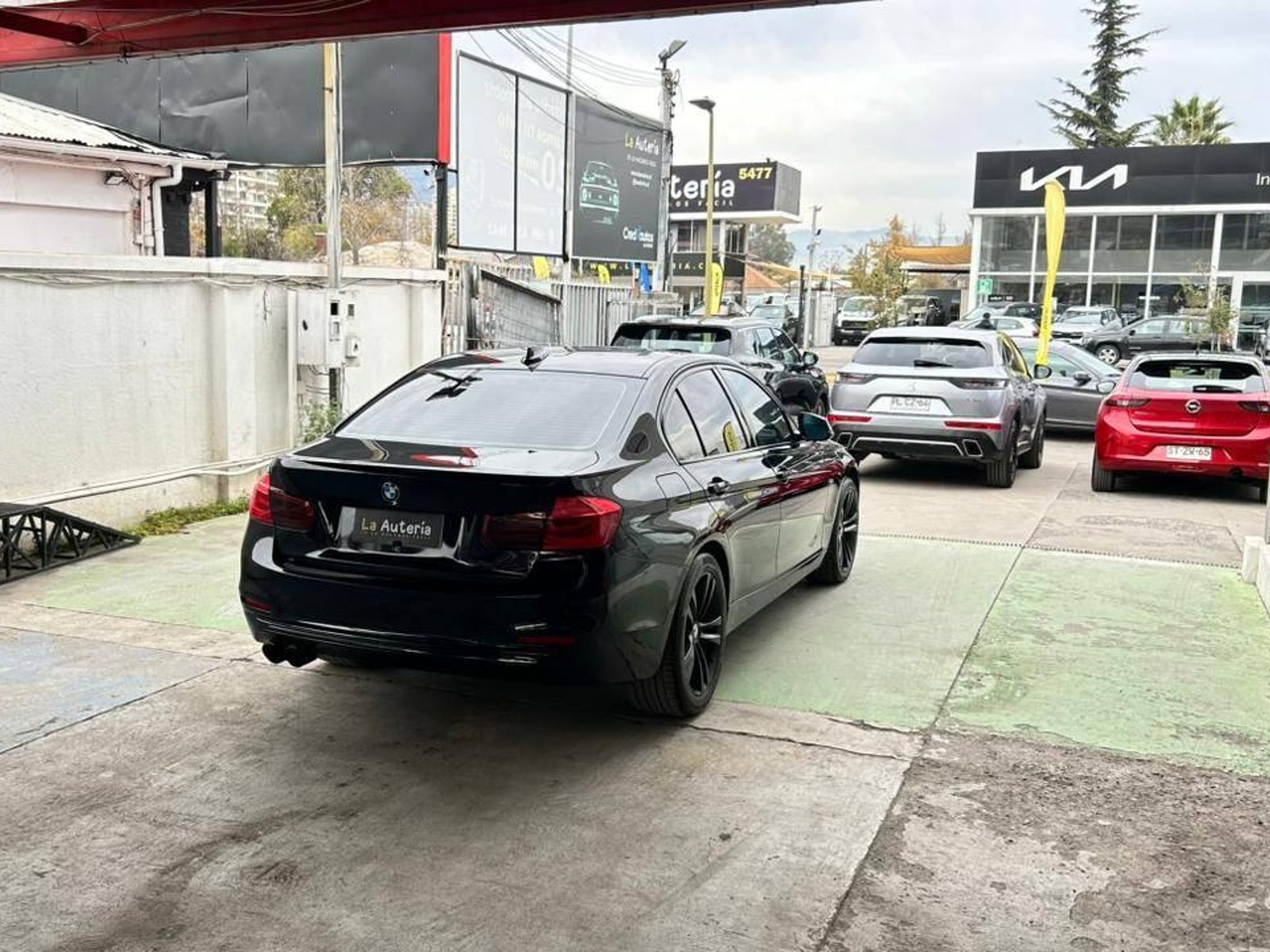 BMW 320i 2017 - Foto 3 de 20