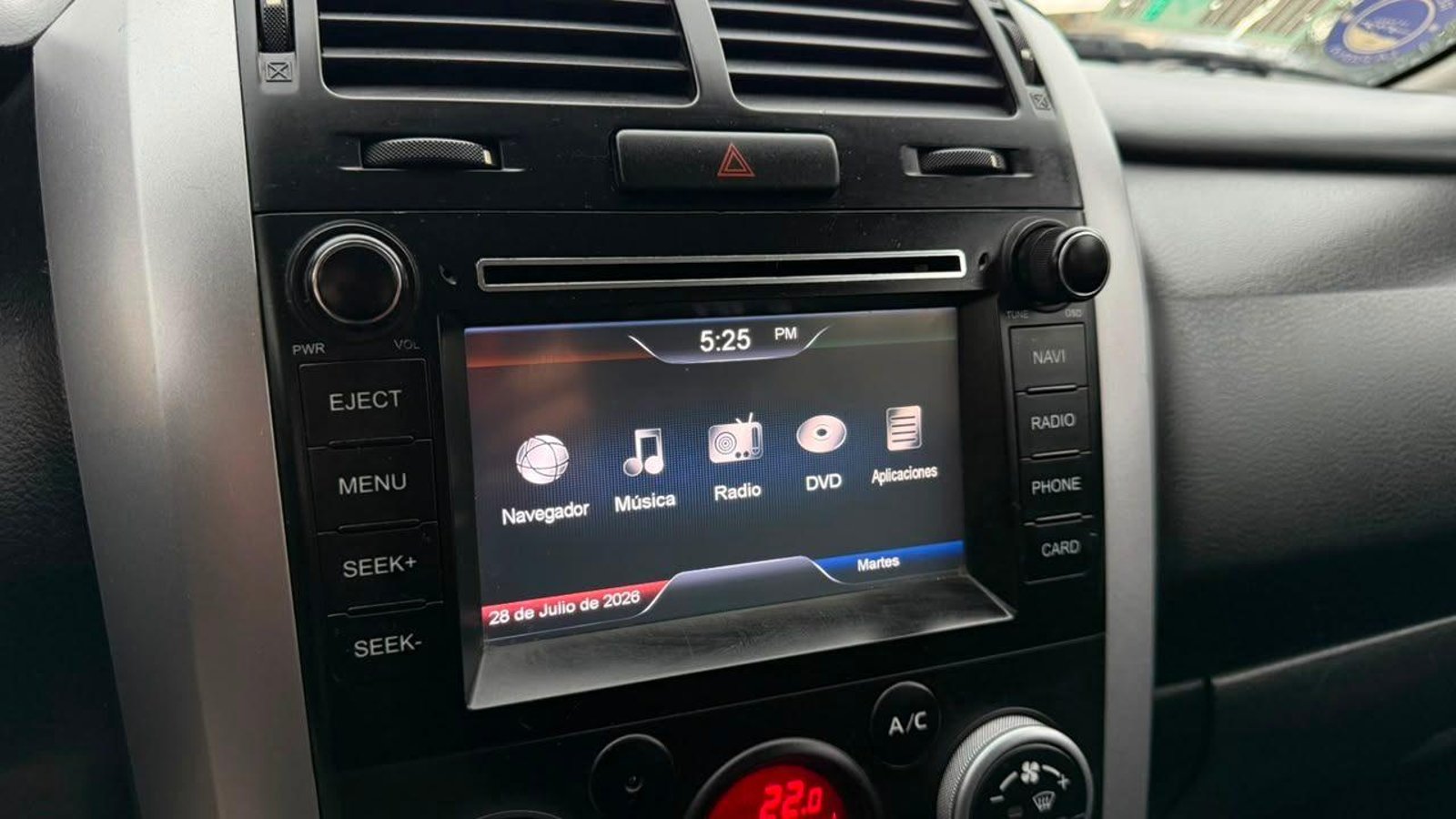 Suzuki GRAND NOMADE 2015 - Imagen 10 de 18