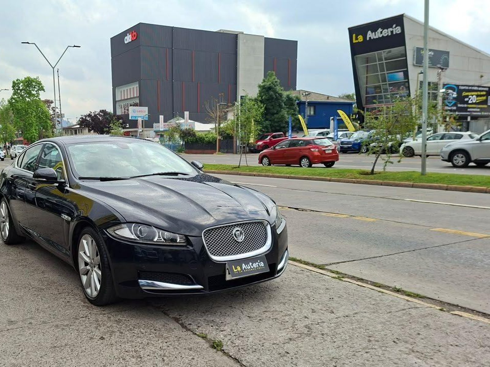 Jaguar XF 30 2012 - Foto 2 de 19