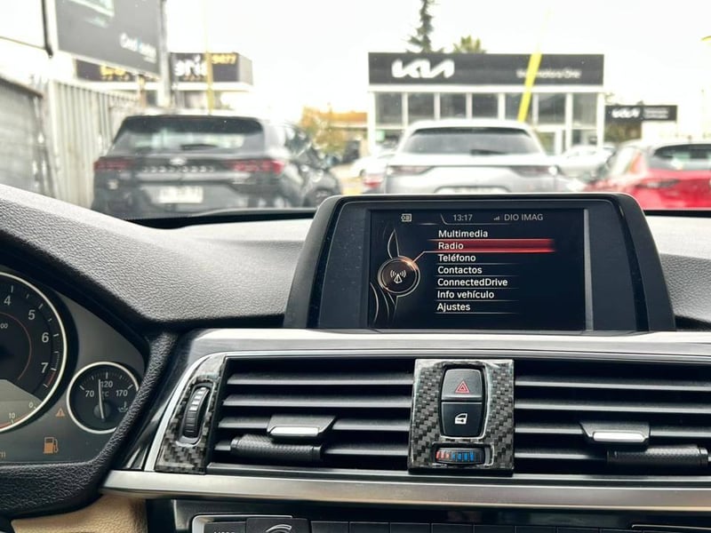 BMW 320i 2017 - Imagen 10 de 20